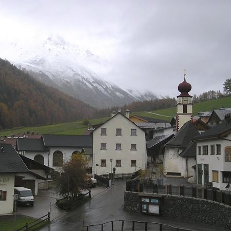 Hotel Edelweiss มัลเลส เวนอสตา ภายนอก รูปภาพ