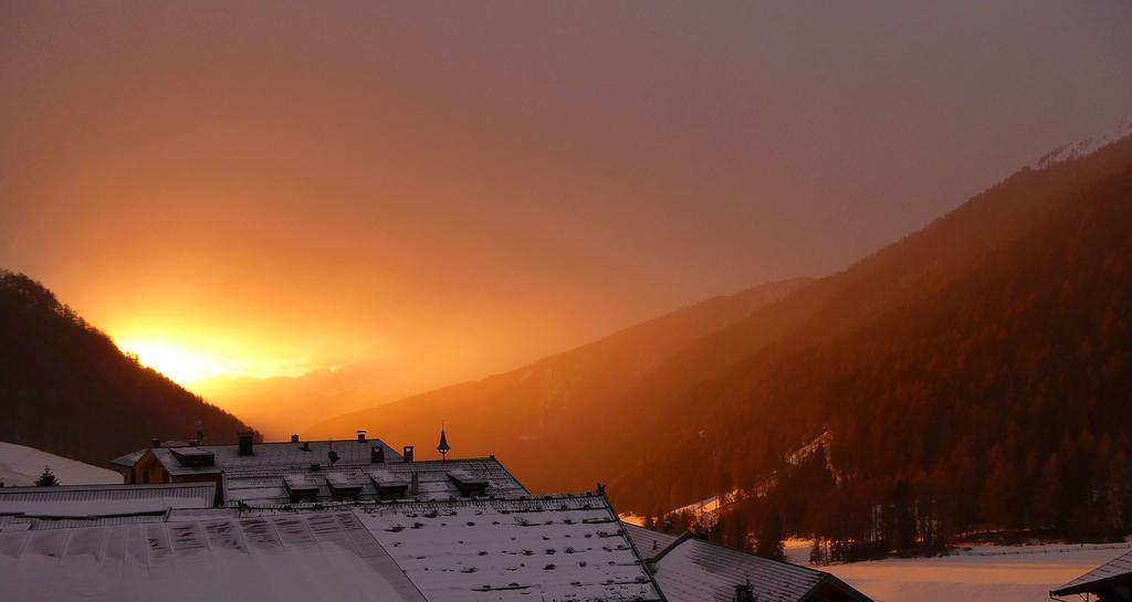 Hotel Edelweiss มัลเลส เวนอสตา ภายนอก รูปภาพ