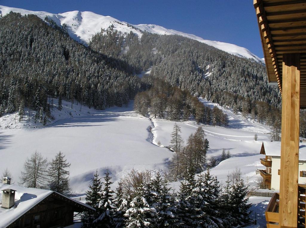Hotel Edelweiss มัลเลส เวนอสตา ภายนอก รูปภาพ